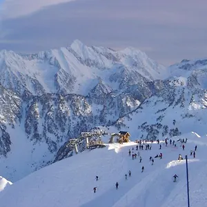 https://apartment-15-personnes-charmante-maison.midi-pyreneeshotels.com